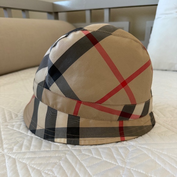 Stylish Burberry Bucket Hat main image 4